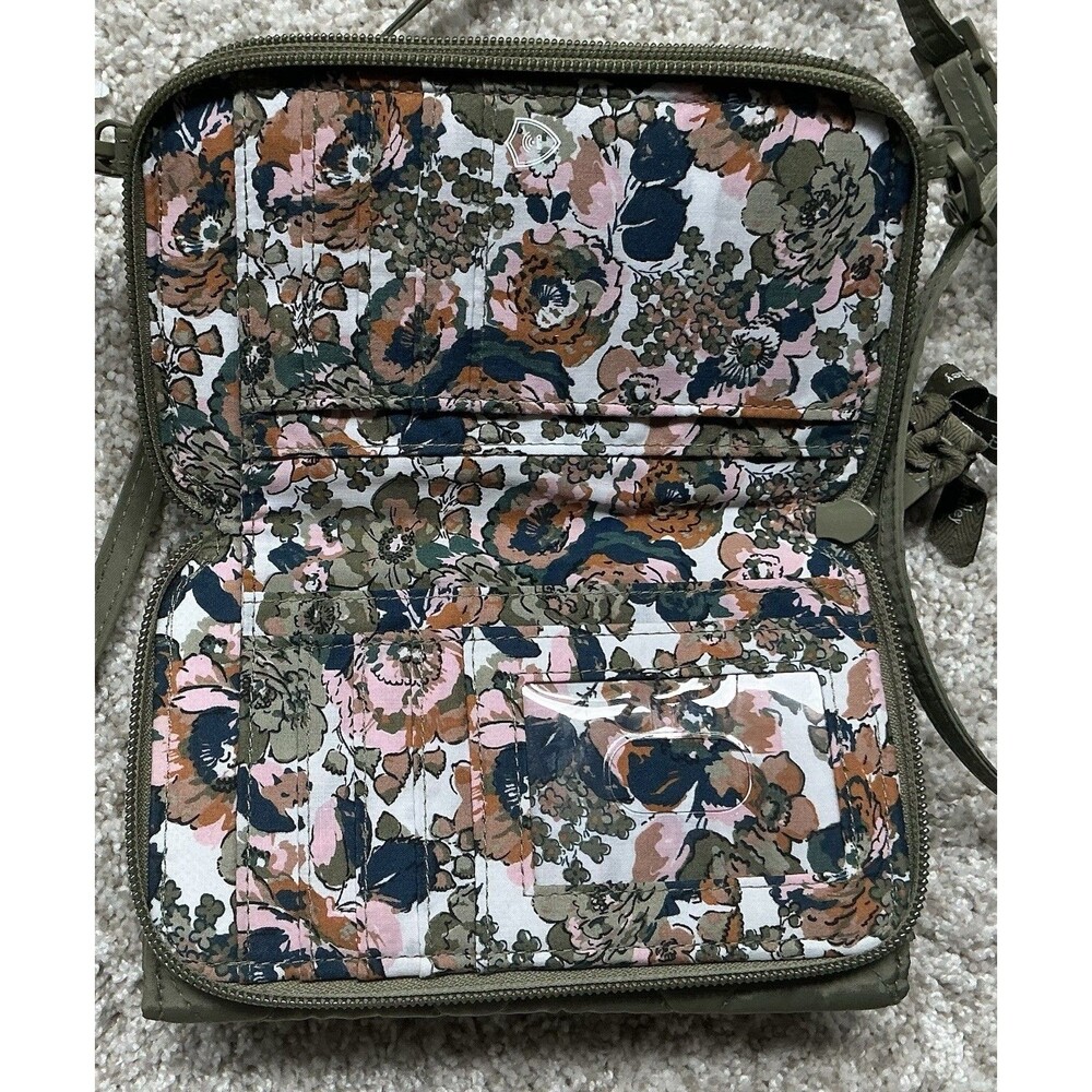 Vera Bradley Ultralight Wallet Crossbody Deep Lichen Green Purse EUC - Picture 7 of 9
